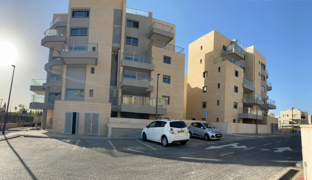 דירה 4 חדרים להשכרה בקריית גת תמונת הבניין