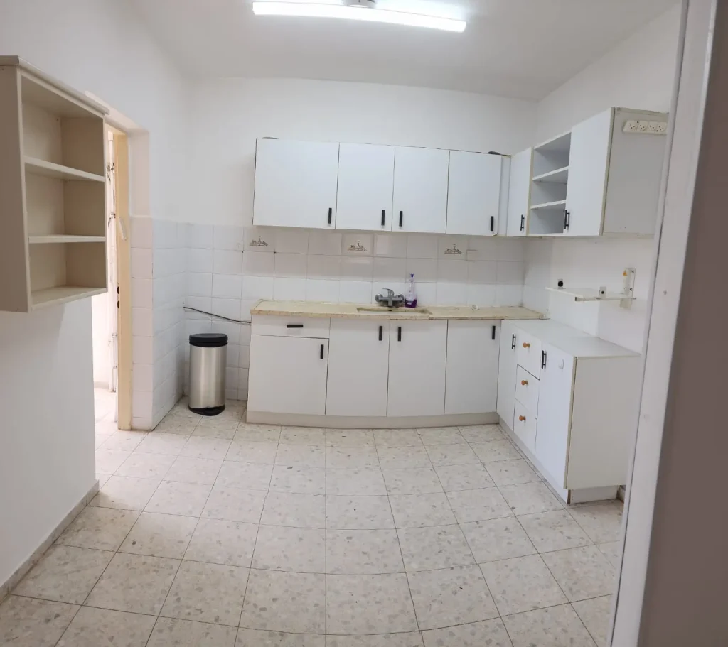 להשכרה דירה 4 חדרים בקריית גת חלל המטבח